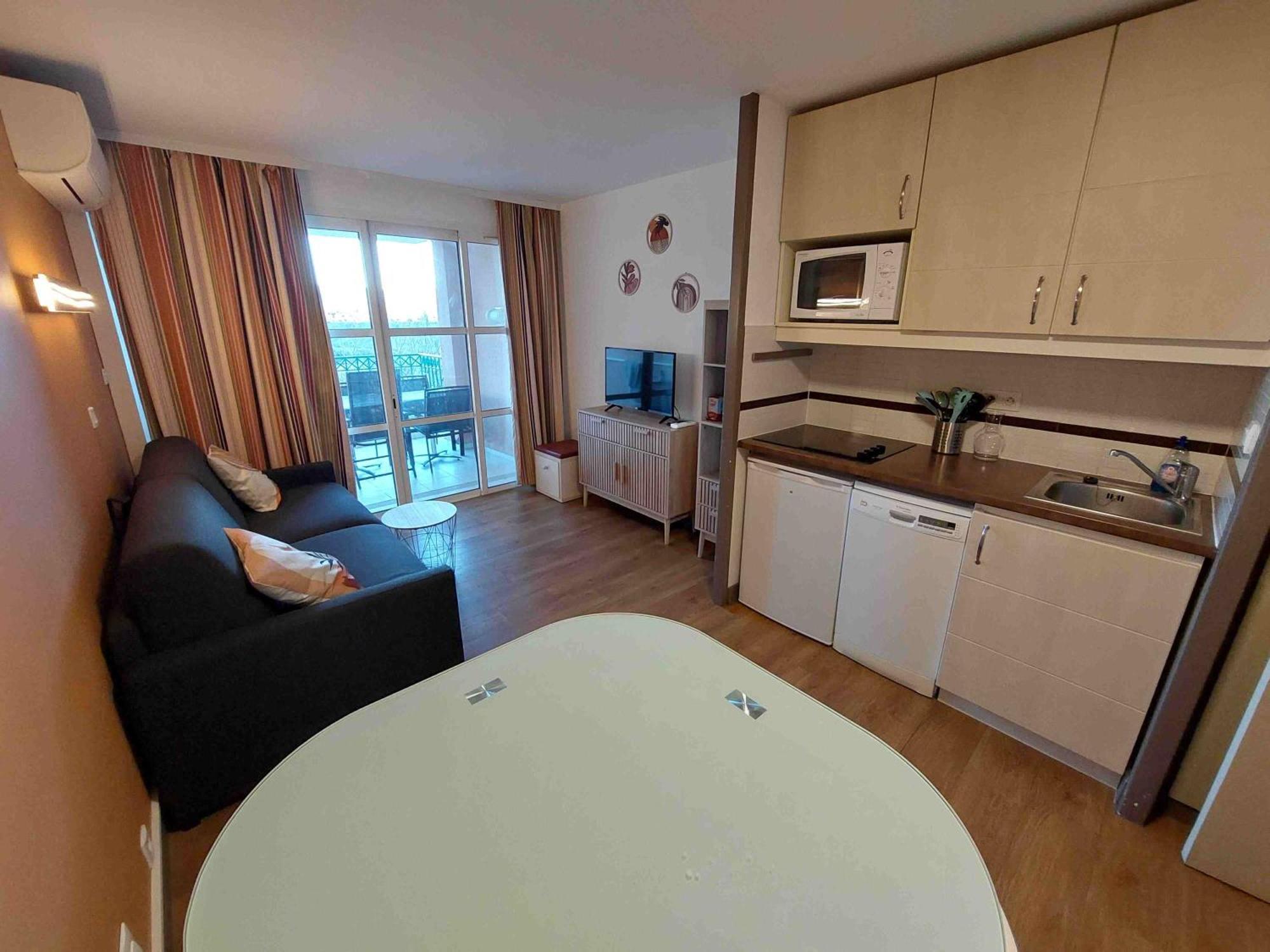 Cap Esterel Appartement Climatise Dans Le Centre Du Village Vacances Drammont 外观 照片