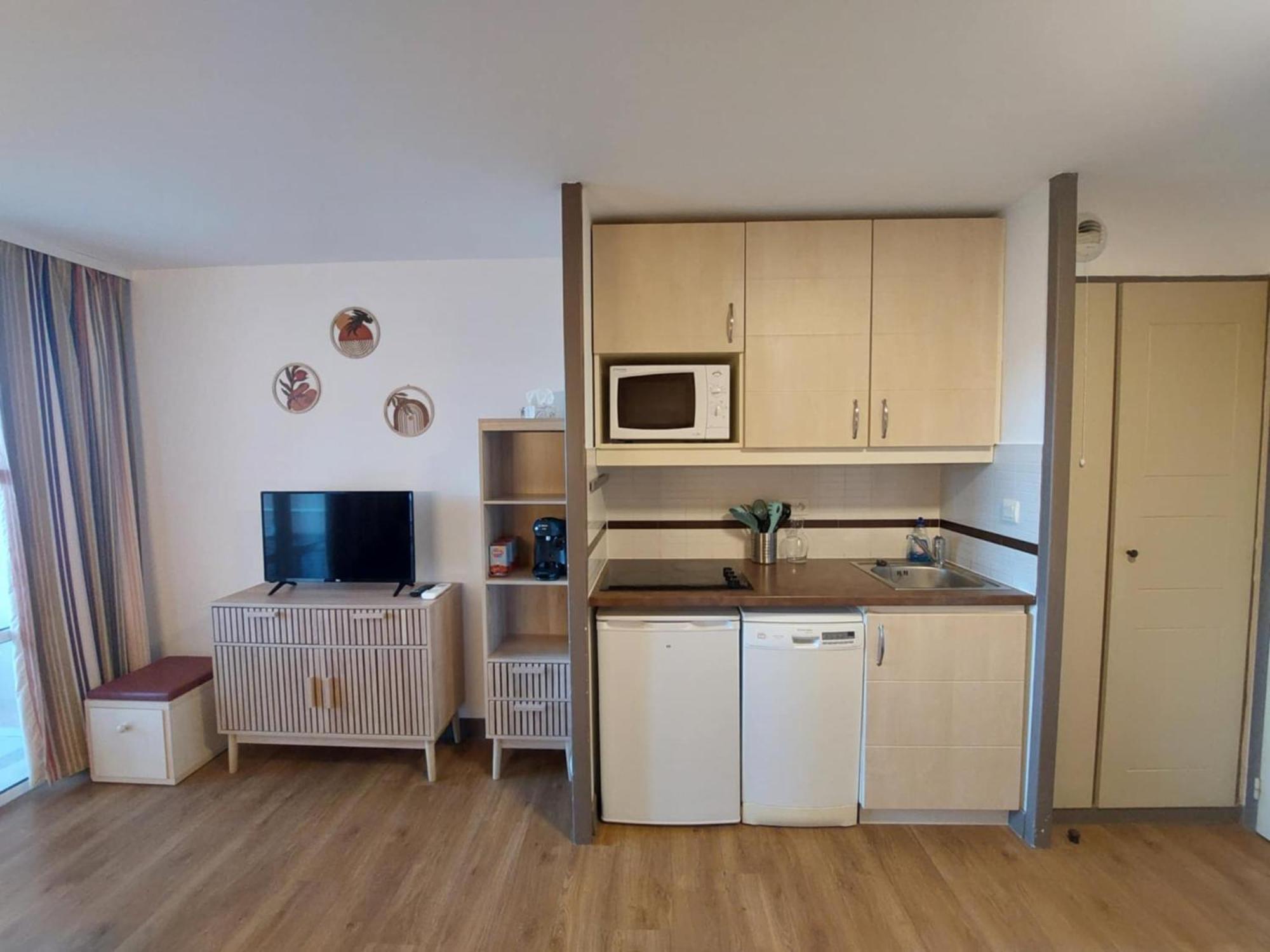 Cap Esterel Appartement Climatise Dans Le Centre Du Village Vacances Drammont 外观 照片