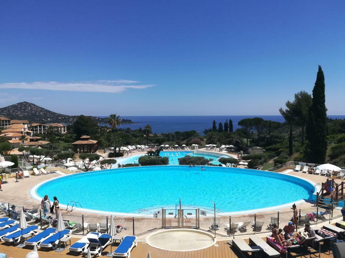 Cap Esterel Appartement Climatise Dans Le Centre Du Village Vacances Drammont 外观 照片