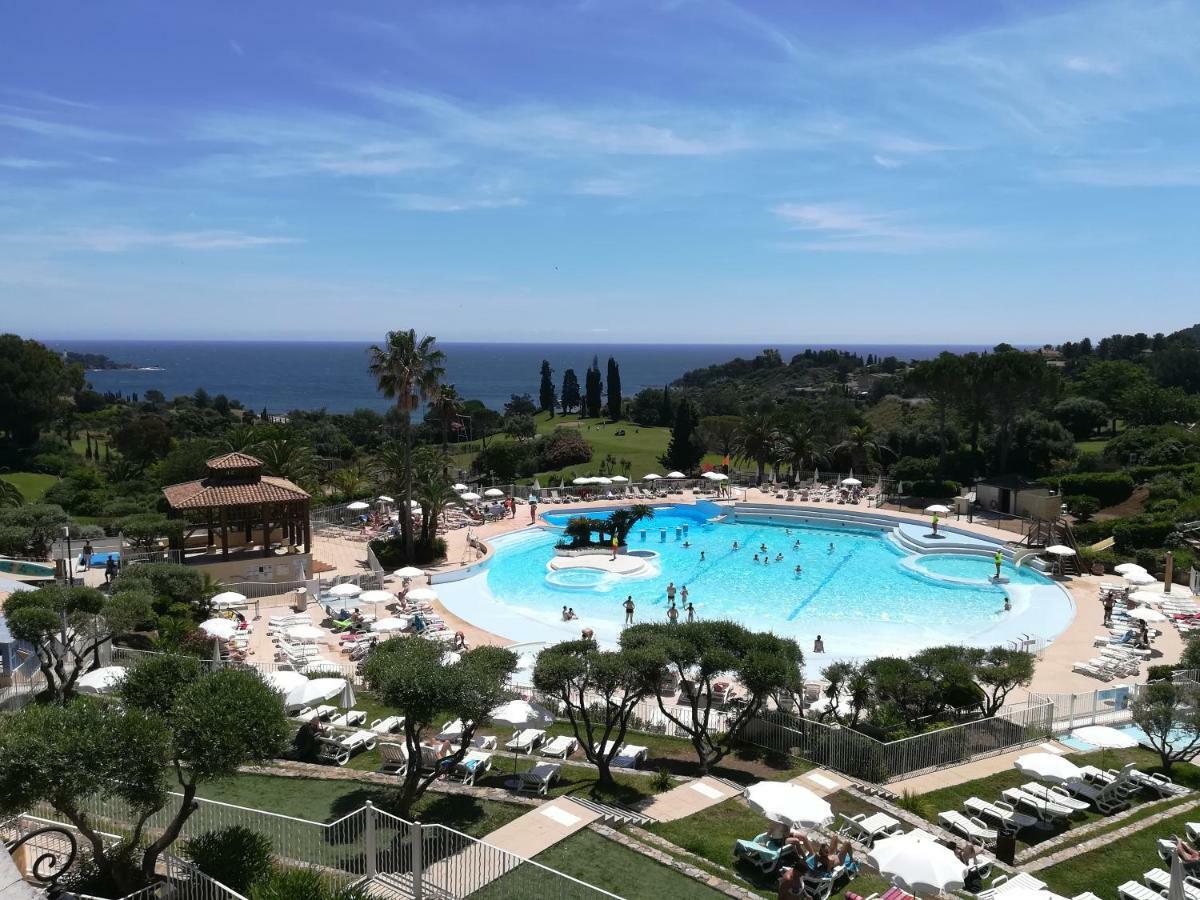 Cap Esterel Appartement Climatise Dans Le Centre Du Village Vacances Drammont 外观 照片
