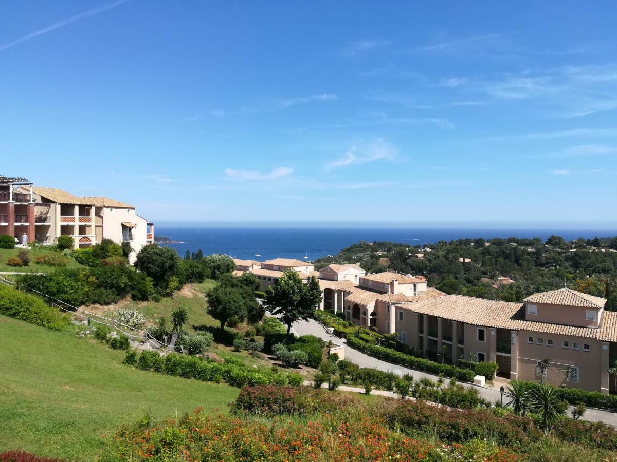 Cap Esterel Appartement Climatise Dans Le Centre Du Village Vacances Drammont 外观 照片