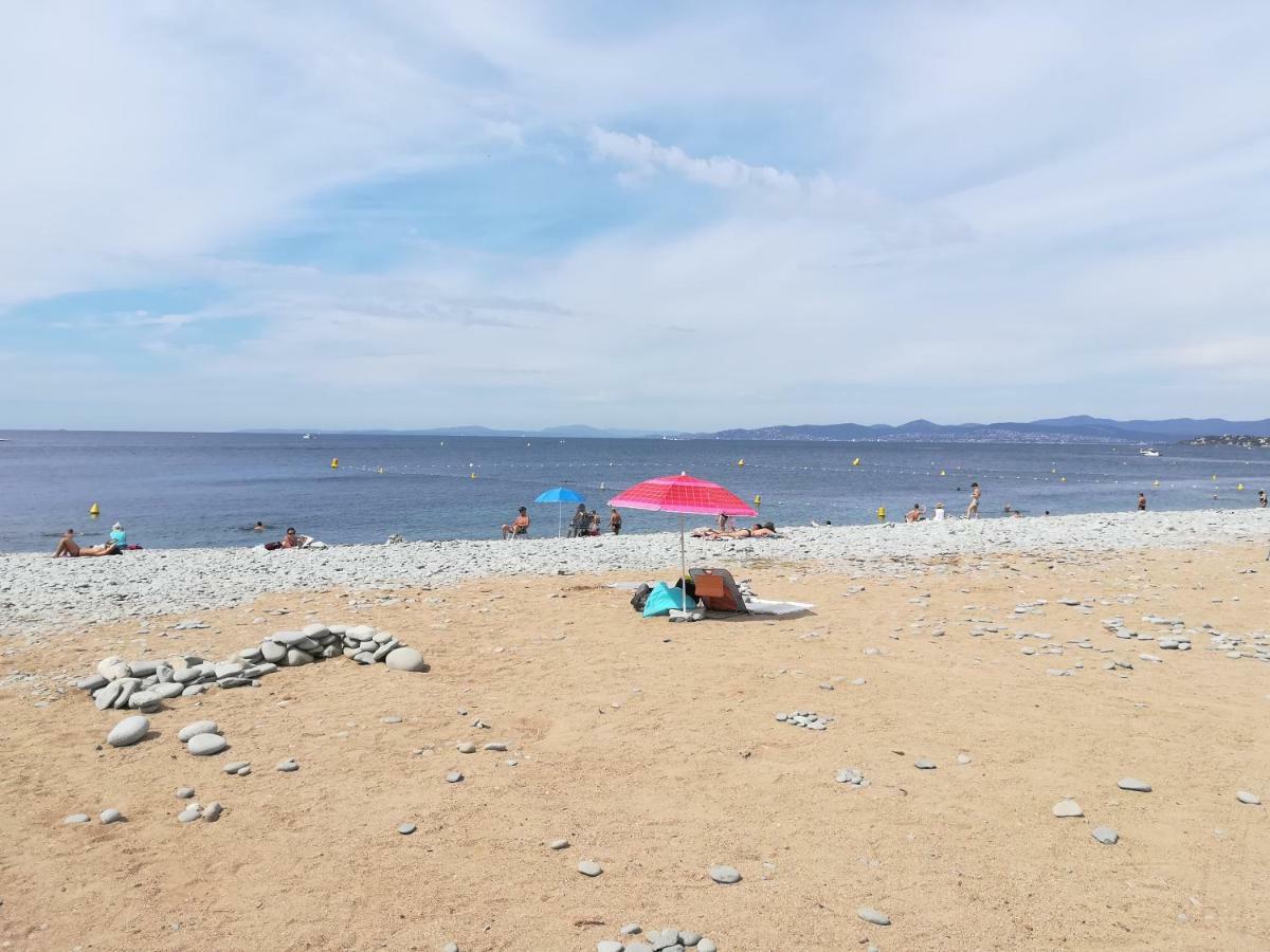 Cap Esterel Appartement Climatise Dans Le Centre Du Village Vacances Drammont 外观 照片