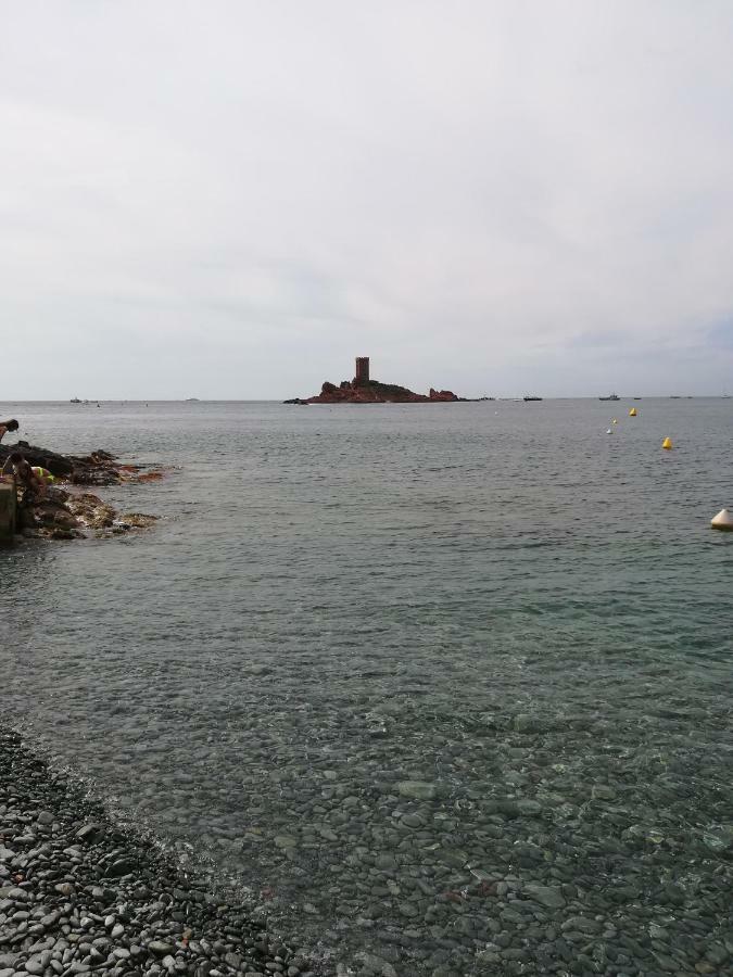 Cap Esterel Appartement Climatise Dans Le Centre Du Village Vacances Drammont 外观 照片
