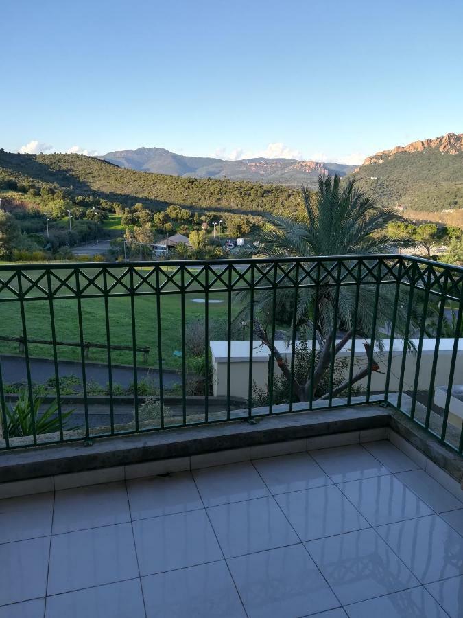 Cap Esterel Appartement Climatise Dans Le Centre Du Village Vacances Drammont 外观 照片