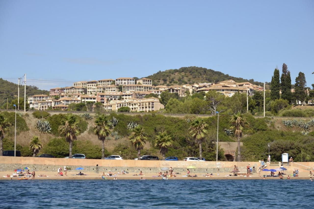 Cap Esterel Appartement Climatise Dans Le Centre Du Village Vacances Drammont 外观 照片